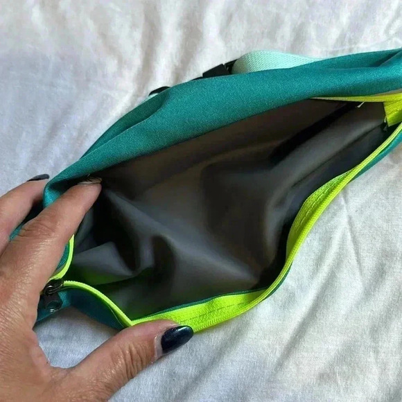 FitKicks Turquoise waist pouch Fanny pack exercise belt bag jogging biking - Picture 2 of 5